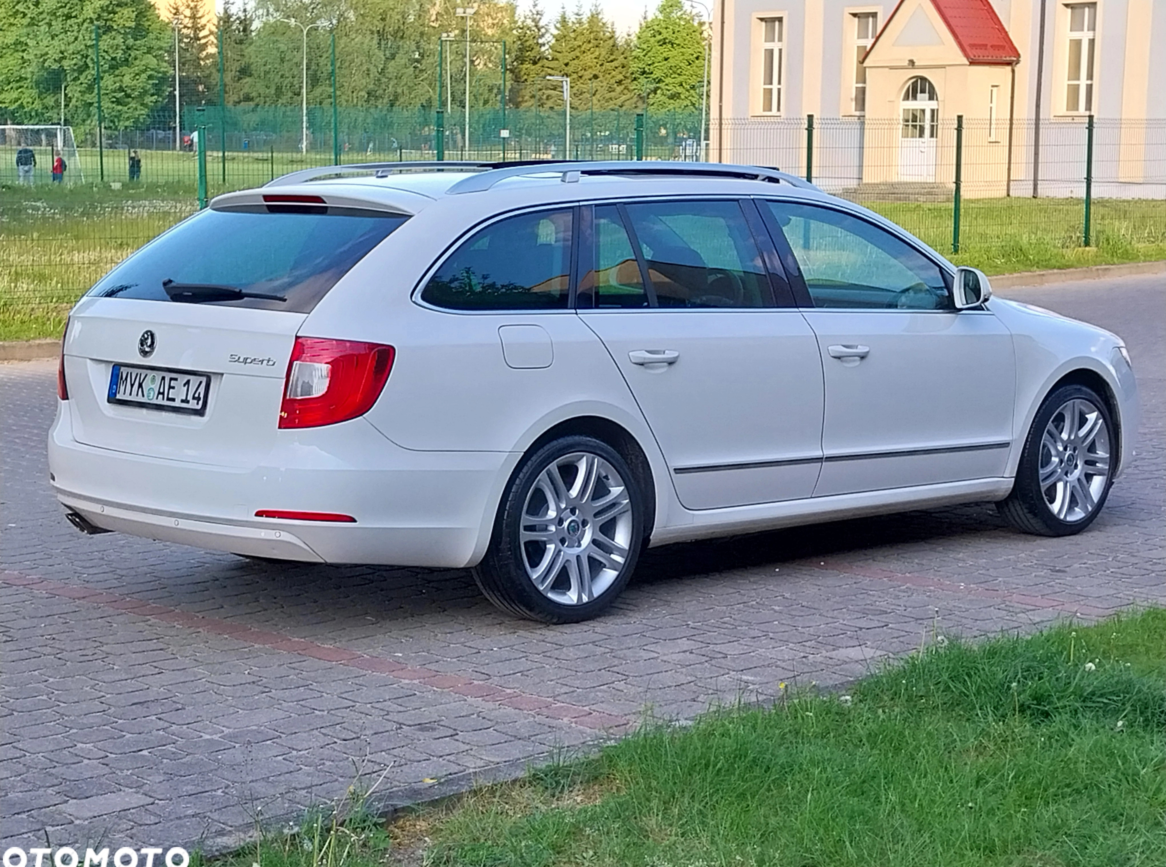 Skoda Superb cena 32700 przebieg: 257431, rok produkcji 2011 z Orneta małe 22